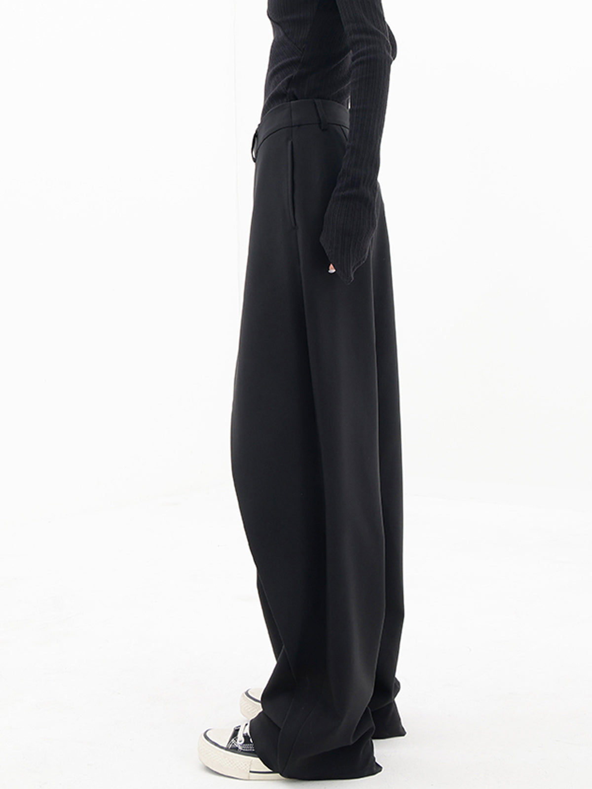 Asymmetrische Weite Damenhose mit Doppelknoten – Noa