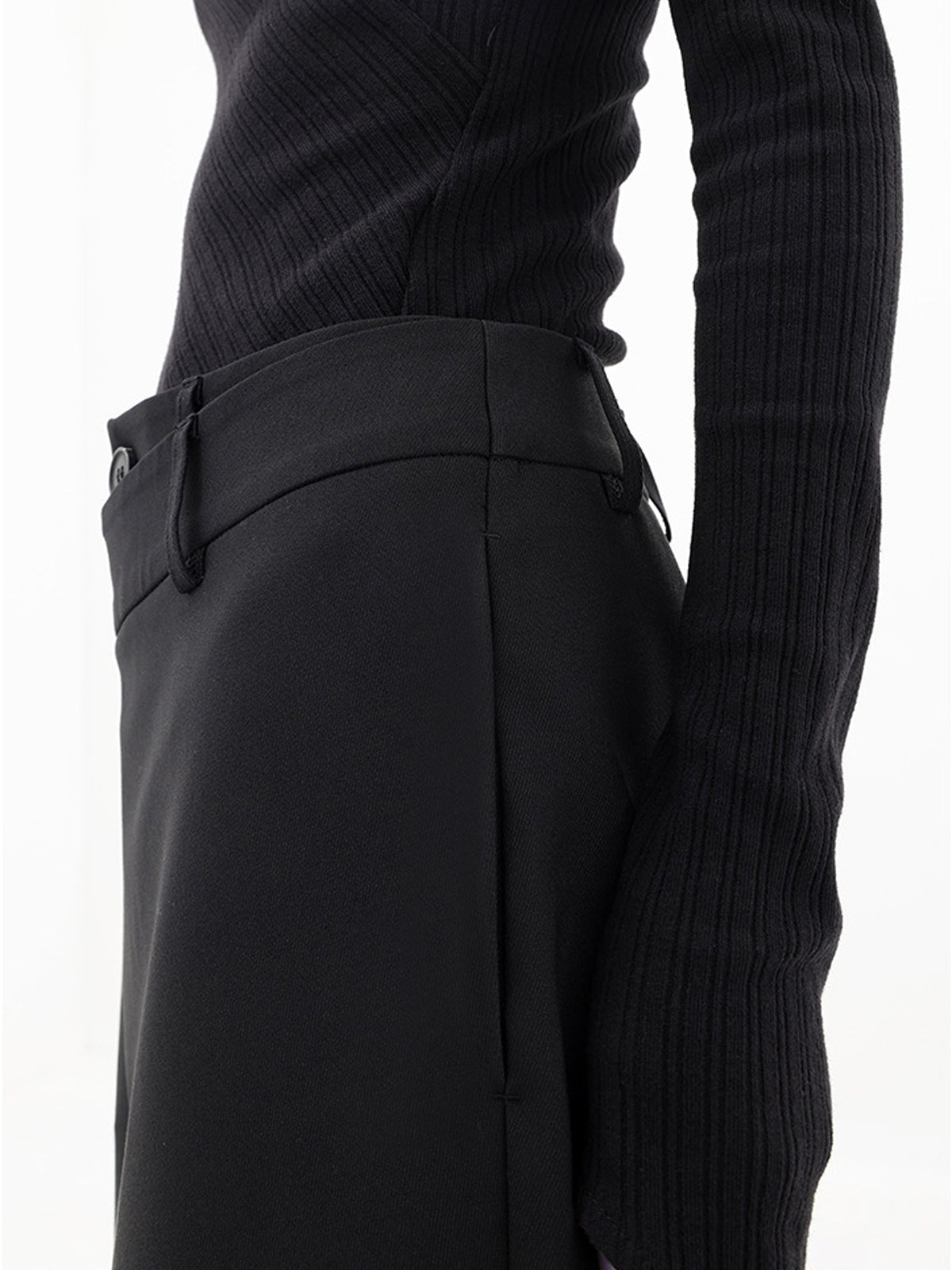 Asymmetrische Weite Damenhose mit Doppelknoten – Noa