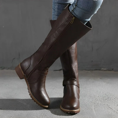 Victoria - Lange Stiefel mit Metallschnalle