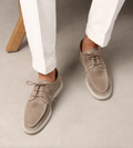 Hellbeige