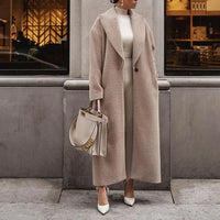 Eleganter Damenmantel mit Revers und langen Ärmeln für kühle Tage in Khaki