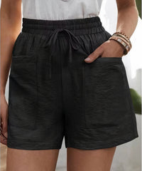 Lotta | Luftige Paperbag-Shorts in Schwarz