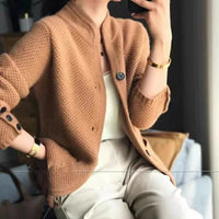 Elegante Damen Strickjacke | Kurze Jacke Mit Knöpfen in Braun