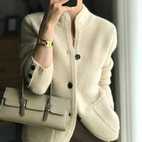 Elegante Damen Strickjacke | Kurze Jacke Mit Knöpfen in Beige