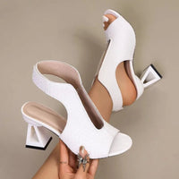 Lira - Strukturierte Slingback-Sandale mit Blockabsatz in Weiß