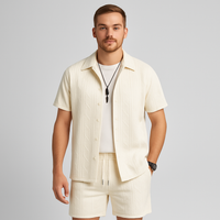 2-teiliges Jacquard-Strick-Set für Herren – Kurzarmhemd und Shorts in Unifarbe, Premium-Freizeitoutfit in Aprikose