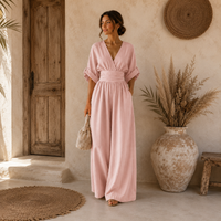 Daniela | Eleganter Jumpsuit mit V-Ausschnitt und weitem Bein in Hellrosa