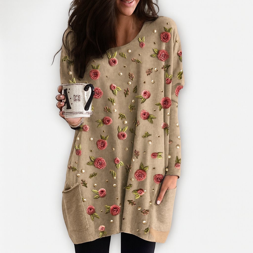 Blumiger Tunika-Pullover – Unbeschwerter Charme trifft auf kuscheligen Komfort