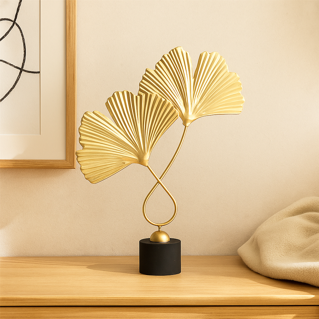 GoldenGrove – Minimalistische Ginkgo-Blatt Skulptur für eleganten natürlichen Charme