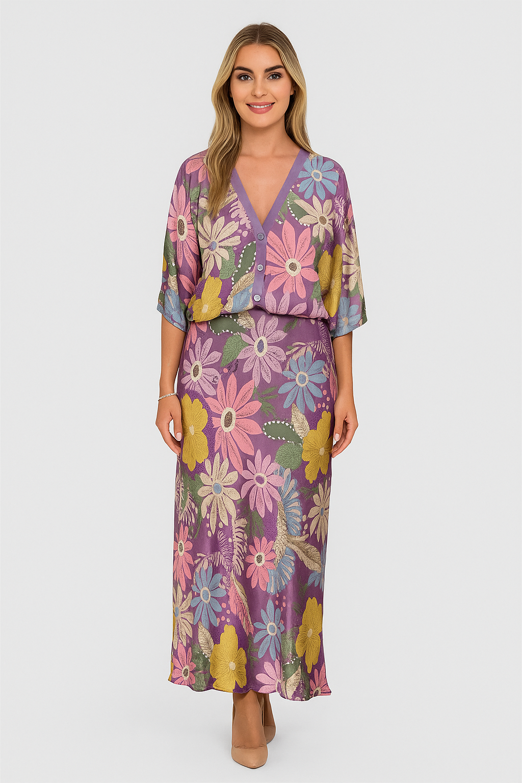 Fleuréline – Verfeinerte Mittellangkleid mit halber Knopfleiste, Knopfleiste und breiten Ärmeln im Blumenmuster