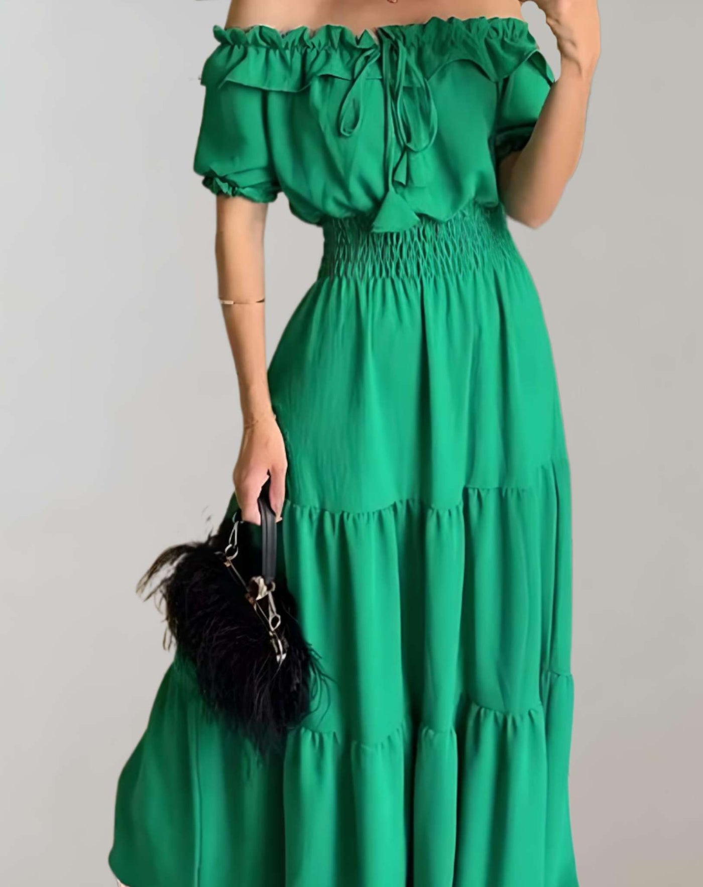 Cheena - Schulterfreies gerüschtes langes Maxikleid