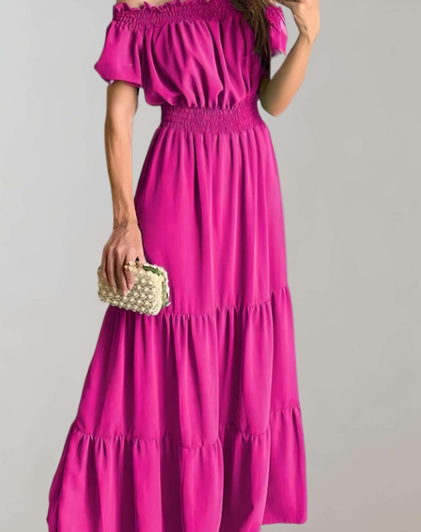 Cheena - Schulterfreies gerüschtes langes Maxikleid