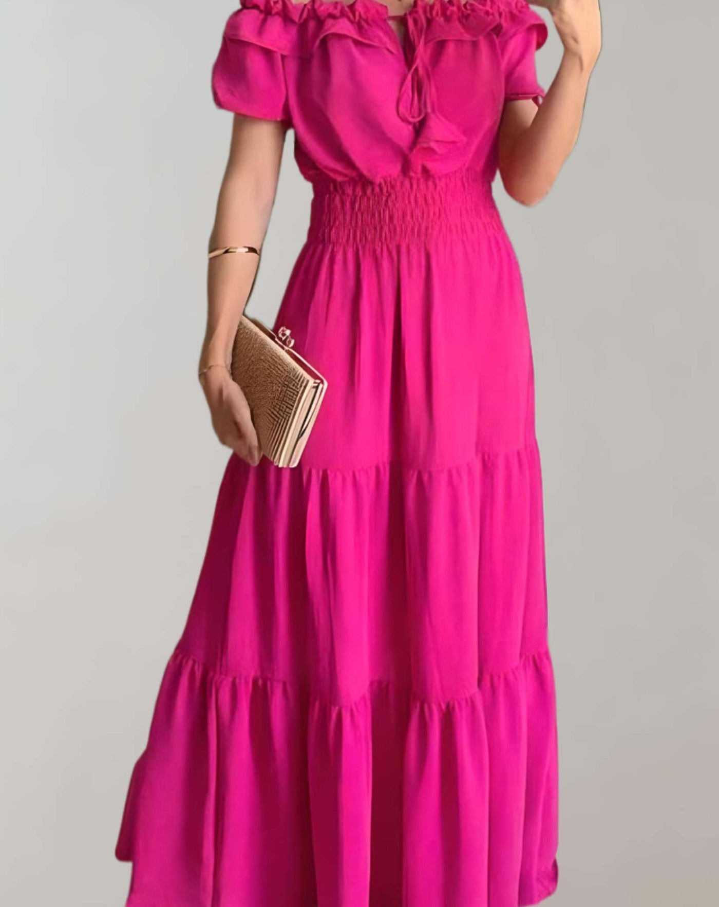 Cheena - Schulterfreies gerüschtes langes Maxikleid