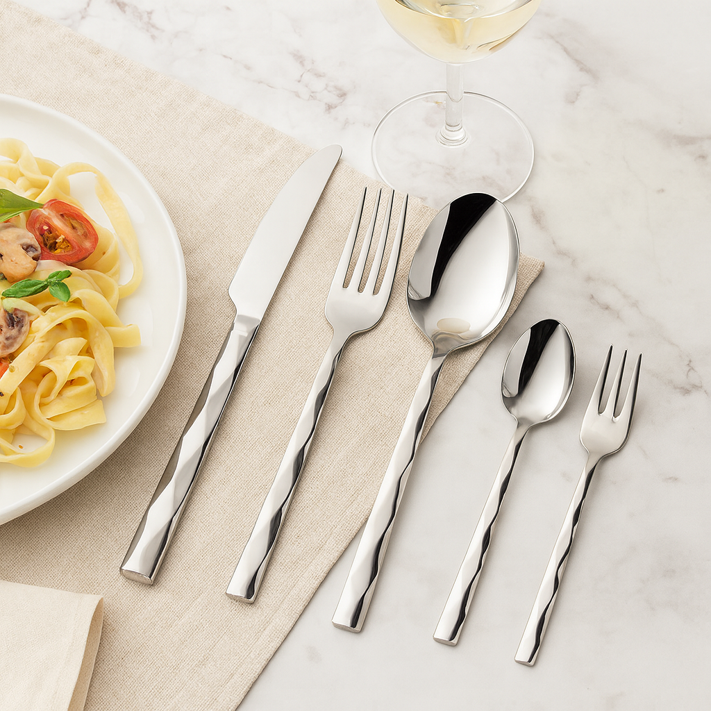 Clara | 30-teiliges Luxus-Essgeschirrset aus Edelstahl