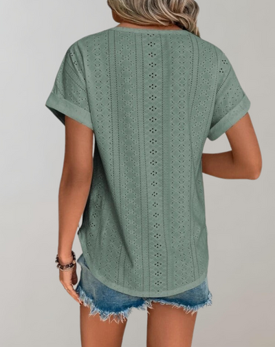Jade - Lässige Sommerbluse mit Ösenstickerei | Elegantes Top mit Ösenstickerei