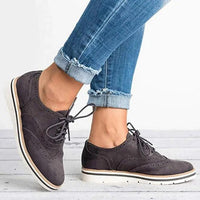 Damen Elegant Sommer Sneaker im Brogue-Stil in Grau