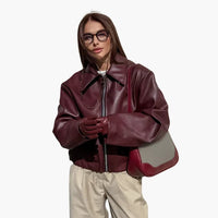 Damen jacke mit Frontreißverschluss und breitem Kragen in Bordeaux Rot