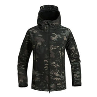 Modische winddichte Herrenjacke - Daniel in Dunkler Ritter Camo