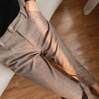 Grace - Maßgeschneiderte Anzughose mit hoher Taille für Damen | Elegante Bürohose mit konischem Bein für Damen in Khaki