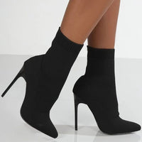 Stiefelette mit Absatz - Gunda in Schwarz