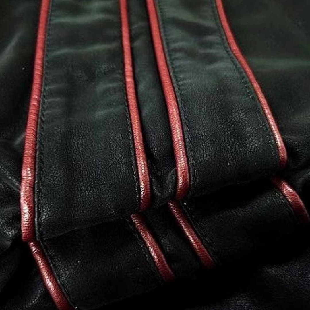 Herren Jacke mit Reißverschluss und Schulterpaspelierung