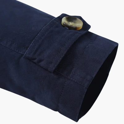 Herren Trench coat mit Knopfverschluss und Taschen Details