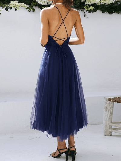 Schickes, Bauschiges Midi-Trapezkleid aus fließendem Tüll, rückenfrei, mit zarten Trägern und V-Ausschnitt für Damen, ideal für Cocktailpartys