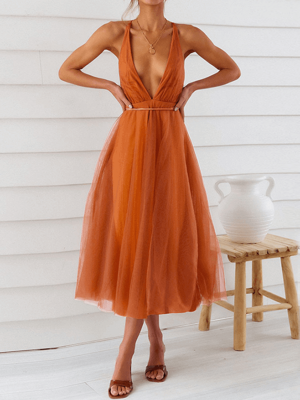 Schickes, Bauschiges Midi-Trapezkleid aus fließendem Tüll, rückenfrei, mit zarten Trägern und V-Ausschnitt für Damen, ideal für Cocktailpartys