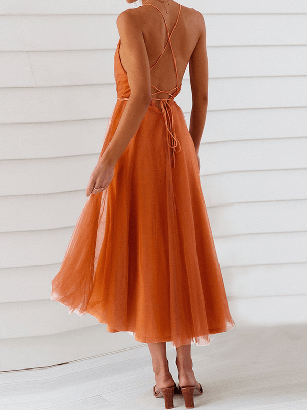 Schickes, Bauschiges Midi-Trapezkleid aus fließendem Tüll, rückenfrei, mit zarten Trägern und V-Ausschnitt für Damen, ideal für Cocktailpartys