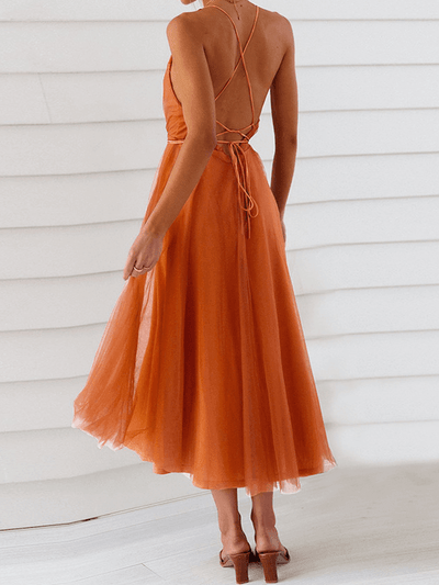 Schickes, Bauschiges Midi-Trapezkleid aus fließendem Tüll, rückenfrei, mit zarten Trägern und V-Ausschnitt für Damen, ideal für Cocktailpartys