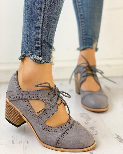 Ilaria- Damen Schnürpumps mit Vintage Design und Blockabsatz