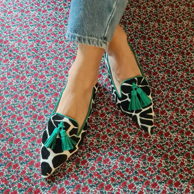 Ivana- Loafer mit Animal Print und pinken Quasten