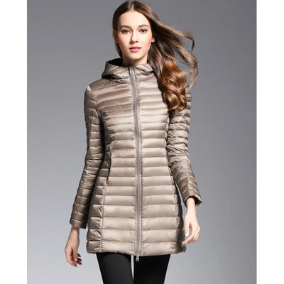 Damen Daunenjacke mit Kapuze – Leichte, warme Winterjacke in verschiedenen Farben