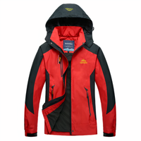 Liliana - Wasserdichter Windbreaker mit Kapuze in Rot