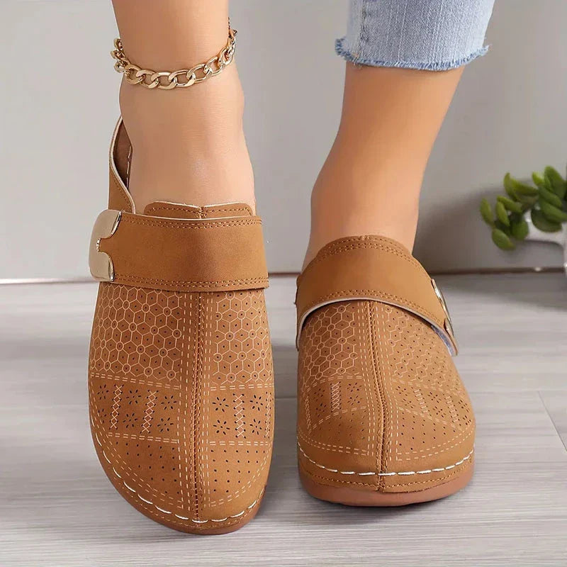 Lion - Stylish Orthopedic Clogs with Heel