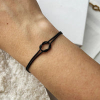 Minimalistische Knotenarmband – Elva in Schwarz