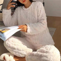 Lori - Kuscheliger Fleece-Pyjama in Weiß