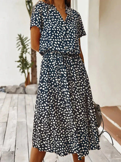 Gloria - Elegantes kurzärmliges Hemdblusenkleid mit Polka Dots und Kordelzug in der Taille