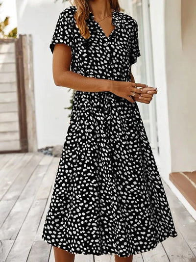 Gloria - Elegantes kurzärmliges Hemdblusenkleid mit Polka Dots und Kordelzug in der Taille
