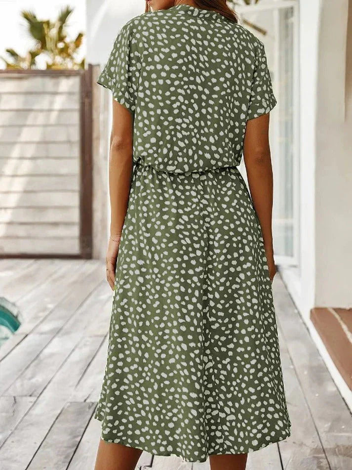 Gloria - Elegantes kurzärmliges Hemdblusenkleid mit Polka Dots und Kordelzug in der Taille