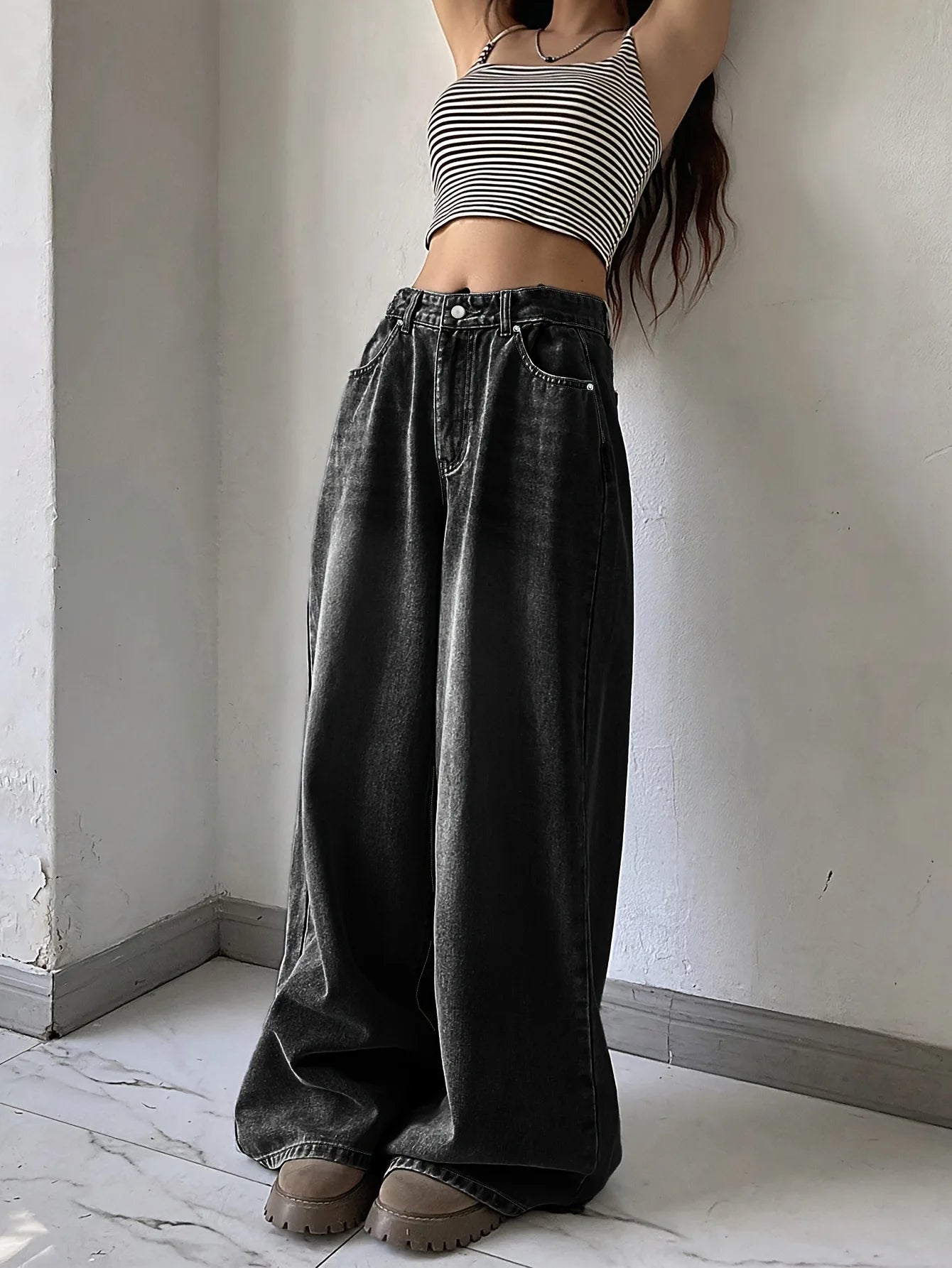Manuela | Zeitloser Stil mit modischen Baggy Jeans
