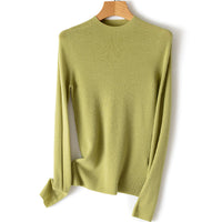 Damen Leichter Feinstrick-Pullover mit kurzem Stehkragen und schmaler Silhouette Nord Taschen in Apfelgrün