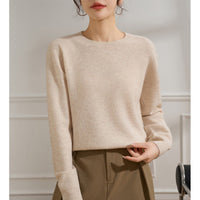 Damen Feiner Rundhals-Pullover aus Kaschmir-Mix mit gerippten Bündchen Nord Taschen in Teebeige