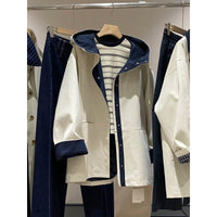 Unisex Oversized utilitarischer Trenchcoat mit kontrastiertem Innenfutter und Kapuze Nord Taschen in Ecru
