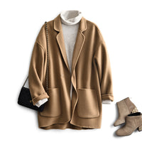 Damen Oversized Wolljacke Nord Taschen in Hellbraun