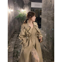 Damen Taillierter A-Linien Trench-Mantel mit breitem Bindegürtel Nord Taschen in Khaki
