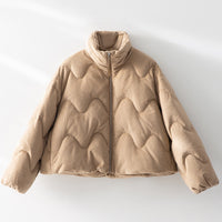 Damen Kurze gesteppte Jacke mit Wellensteppung, hohem Stehkragen und Boxy-Silhouette Nord Taschen in Sandkamel