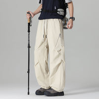 Herren Leichte Outdoor-Hose mit innovativem Schnitt in Khaki