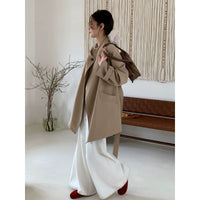 Damen Kurzer Oversize-Mantel mit Bindegürtel, breiten Pattentaschen und legerer Schulter Nord Taschen in Khaki
