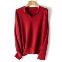 Damen feiner leichter V-Ausschnitt-Pullover mit offenem Hemdkragen und legerer Silhouette Nord Taschen in Weihnachtsrot
